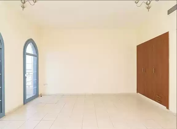 yerleşim Hazır Mülk Stüdyo U/F Apartman  kiralık içinde Dubai #23258 - 1  image 